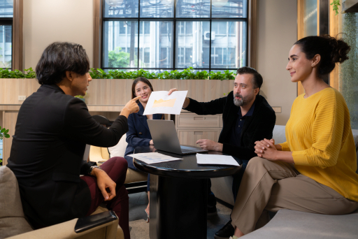 Kritik tarihler, toplantılar ve performans değerlendirmeleri için otomatik hatırlatıcılar ve bilgilendirmeler oluşturun. İş süreçlerini düzenli hale getirin.